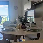 Cozy Beachside 2br Retreat Tv23 * Торевьиа