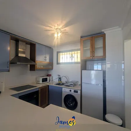 Cozy Beachside 2br Retreat Tv23 Torrevieja