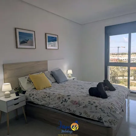 Апартаменты Cozy Beachside 2br Retreat Tv23 *