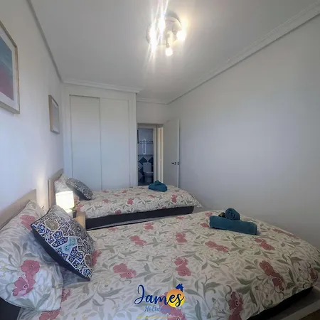 Апартаменты Cozy Beachside 2br Retreat Tv23 *