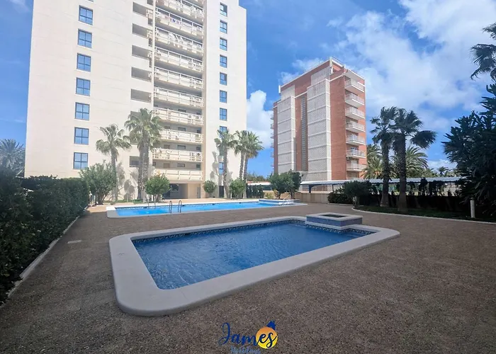 Cozy Beachside 2br Retreat Tv23 Apartment *