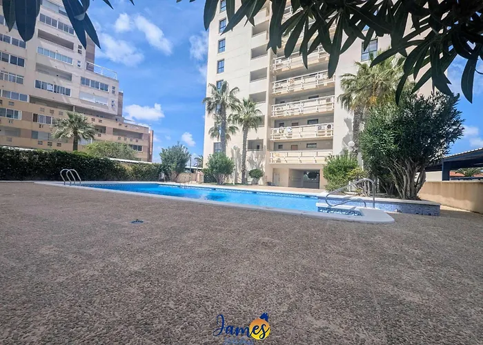 Cozy Beachside 2br Retreat Tv23 Apartment