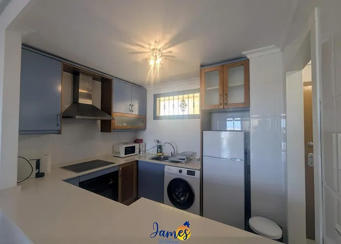 Cozy Beachside 2br Retreat Tv23 Torrevieja