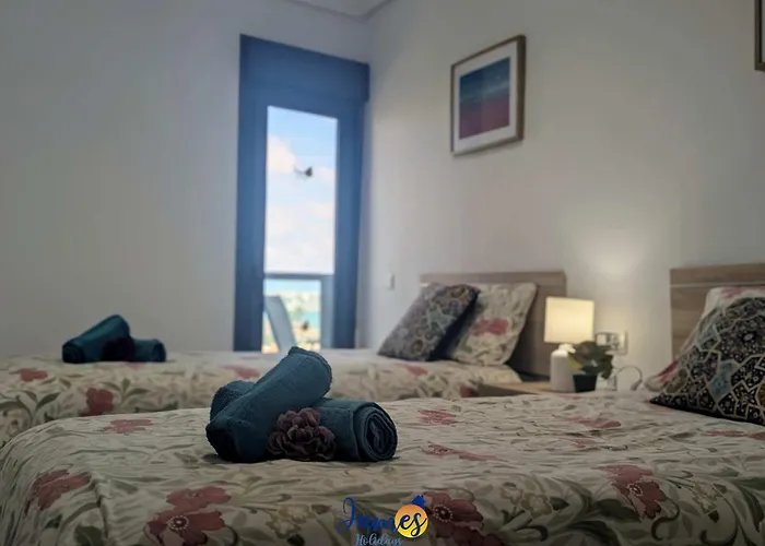 Cozy Beachside 2br Retreat Tv23 *